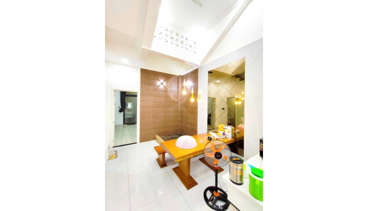 Mặt Tiền Kinh Doanh 3 Tầng 126m2_4.5x28m Vị trí đẹp Gần Ngã 4 Thủ Đức Hiệp Phú Thủ Đức Chỉ 12,7 tỷ